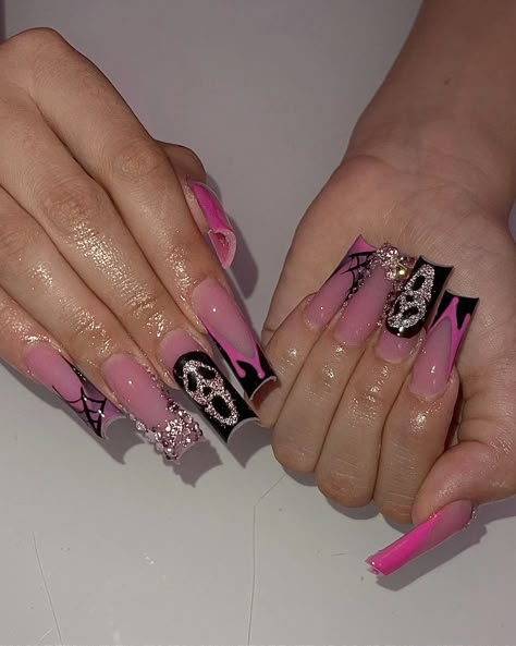 nails×jocyy Halloween Nails Baddie, Halloween Baddie Nails, Halloween Nails Inspo, Pink Halloween Nails, Nail Halloween, Disney Acrylic Nails, Horror Nails, Halloween Acrylic Nails, Long Acrylic Nail Designs