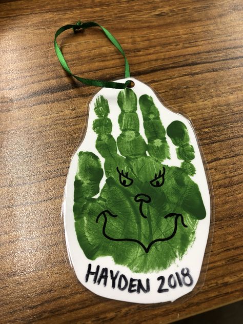 Christmas Toddler Crafts Ornaments, Christmas Paint For Toddlers, Grinch Hand Print Ornament, Ornaments Crafts For Toddlers, Daycare Holiday Crafts, Hand Christmas Crafts For Kids, The Grinch Preschool Crafts, Christmas Projects Toddlers, Xmas Crafts For Infants