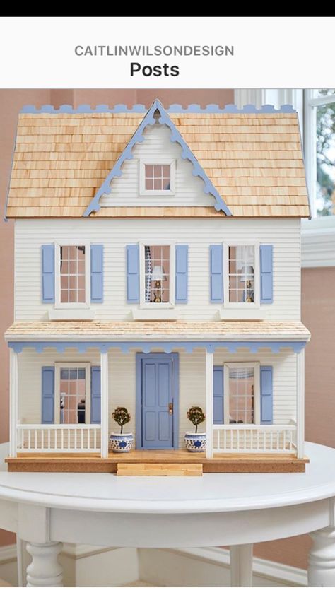 Blue And White Dollhouse, Dolls House Exterior Ideas, Pastel Dollhouse, Doll House Exterior, Coastal Dollhouse, White Doll House, Dollhouse Cottage, Farmhouse Dollhouse, Cute Dollhouse