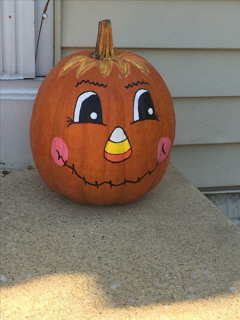 Scarecrow Pumpkin Cute Painted Pumpkin Ideas, Pumpkin Face Paint, Scarecrow Pumpkin, Halloween Pumpkin Crafts, Creative Pumpkin Painting, Creative Pumpkin Decorating, Dekorasi Halloween, No Carve Pumpkin Decorating, Pumpkin Decorating Contest