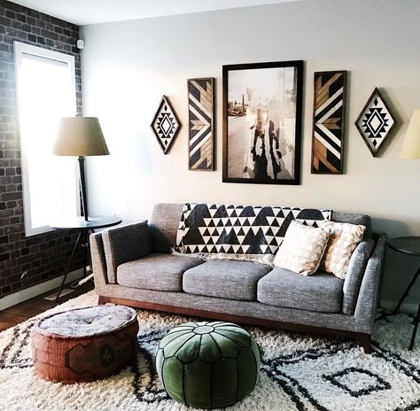 1,207 Likes, 102 Comments - Kacy Brynn // Painted Signs (@northwoodsupply) on Instagram: “my favourite day of the week  coffee to drink, waffles to eat, work to be done ✌” Scandinavian Design Living Room, Interior Boho, Hiasan Bilik Tidur, Design Salon, Living Room Scandinavian, Bohemian Living Room, Boho Living Room, Living Room Inspo, A Living Room