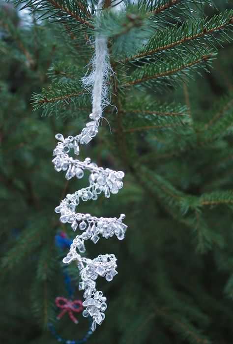 Swirling Icicles (Customer Design) - Lima Beads Bead Icicle Ornaments Diy, Icicles Craft, Diy Icicle Ornaments, Beaded Icicles, Icicle Crafts, Easy Winter Decorations, Beaded Stuff, Beaded Patterns, Icicle Ornaments