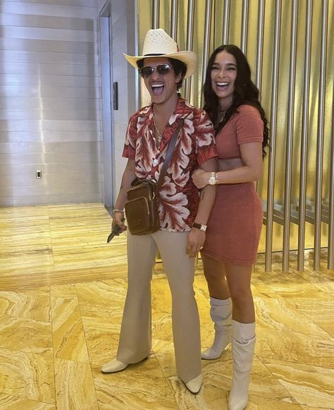 Bruno Mars Girlfriend, Bruno Mars And Jessica Caban, Bruno Mars Jessica Caban, Jessica Caban, Bruno Mars Concert, Secretly Married, Goals Pictures, Anime Songs, Relationship Goals Pictures