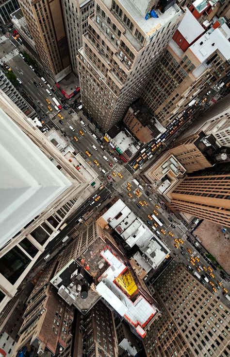 Birds Eye View Photography, Birds Eye View City, Aerial Views Landscape, New York From Above, Perspective Photos, Perspective Photography, Landscape Photography Tips, Architecture Model House, City Drawing