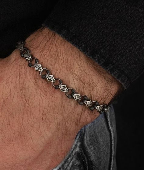 Stylish cross bracelet for men. It's definitely one of the best-looking bracelets we've found so far. Viking Accessories Men, Wire Mens Jewelry, Antique Mens Bracelet, Mens Metal Bracelet, Men’s Cuff Bracelet, Men’s Bracelet, Cross Bracelet For Men, Man Gold Bracelet Design, Silver Bracelet For Men