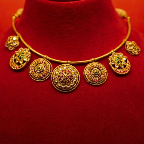 Fashion Jewelry Necklaces Gold, Bridal Jewelry Sets Brides, Bridal Necklace Designs, Gold Bridal Necklace, Silver Jewelry Accessories, Fancy Jewelry Necklace, Gold Jewelry Simple Necklace, Antique Jewellery Designs, Gold Chain Design