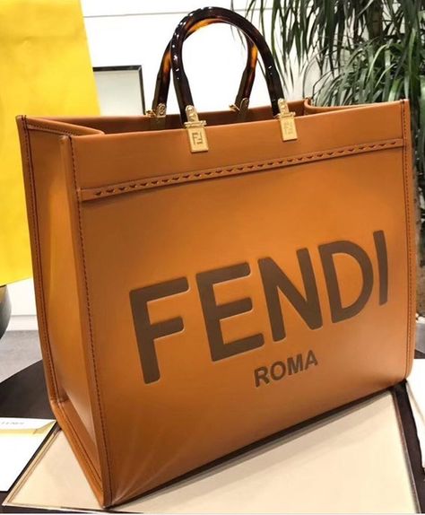 Fendi Sunshine, Fendi Tote Bag, Fendi Tote, Fendi Bag, Quality Handbags, Evening Clutch Bag, Large Tote Bag, Shopper Bag, Fendi Bags