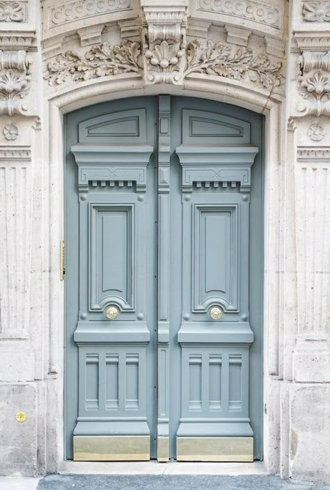 Coloured Doors, Aesthetic Azul, Parisian Doors, Elevation Ideas, Blue Doors, Parisian Art, Blue Things, Paris Decor, Baby Blue Aesthetic