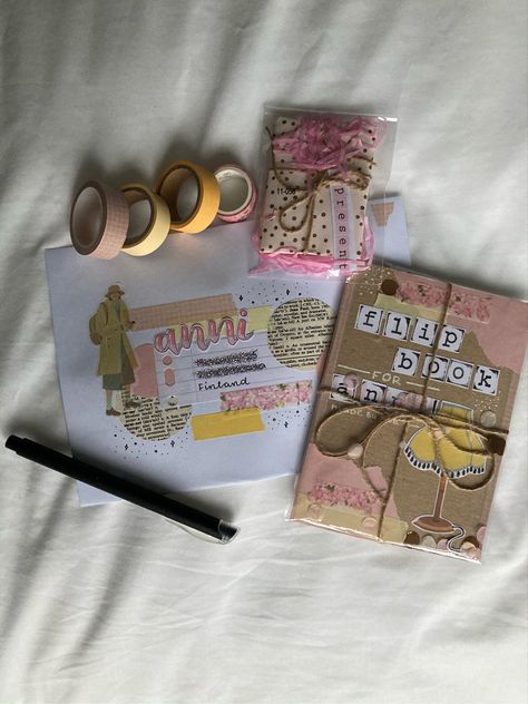 Penpal Flipbook, Penpal Envelope, Penpal Ideas, Snail Mail Inspiration, Snail Mail Pen Pals, Mail Art Envelopes, Mail Ideas, Envelope Lettering, Pen Pal Letters