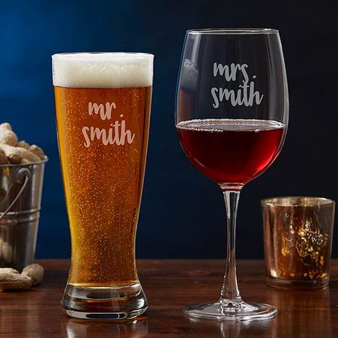 18774 - Mr. & Mrs. Wedding Personalized Glasses Couple Wine Glasses, Personalized Beer Glasses, In Love Couple, Beer Types, Valentines Day Wine, Etched Wine Glasses, Bachelor Gifts, Personalised Glasses, Personalized Wine Glasses