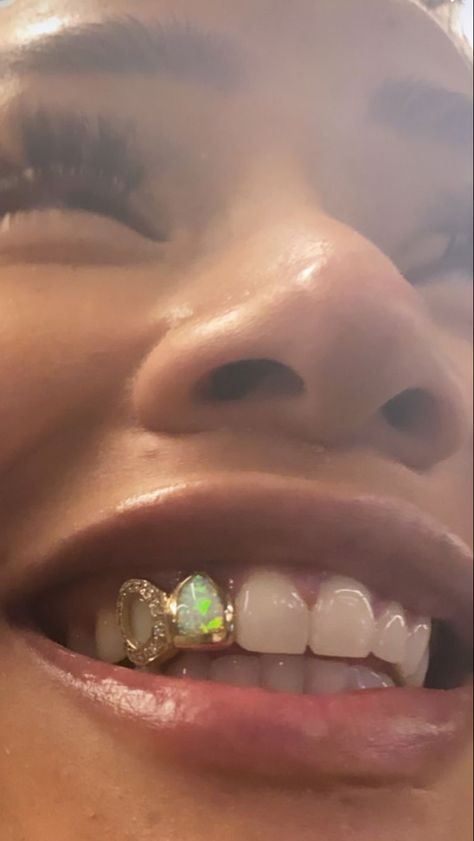 Chrome Hearts Cross, Grillz Teeth, Diamond Teeth, Dope Jewelry Accessories, Grills Teeth, Tooth Gem, Gold Teeth, Teeth Jewelry, Jewelry Accessories Ideas