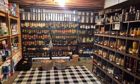 Root Cellar Storage, Pantry Goals, Food Storage Rooms, Harvest Storage, Dehydrating Food, Pantry Inspiration, Canning Kitchen, Canning Food Preservation, Root Cellar