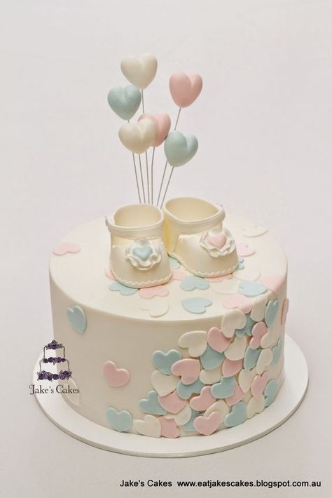 Loveheart Baby Shower Cake, 10 Baby Shower Cakes via Pretty My Party Gateau Baby Shower Garcon, Baby Shower Pasta, Torturi Baby Shower, Gökkuşaği Pasta, Jake Cake, Idee Babyshower, Gender Reveal Cake, Christening Cake, Shower Cupcakes