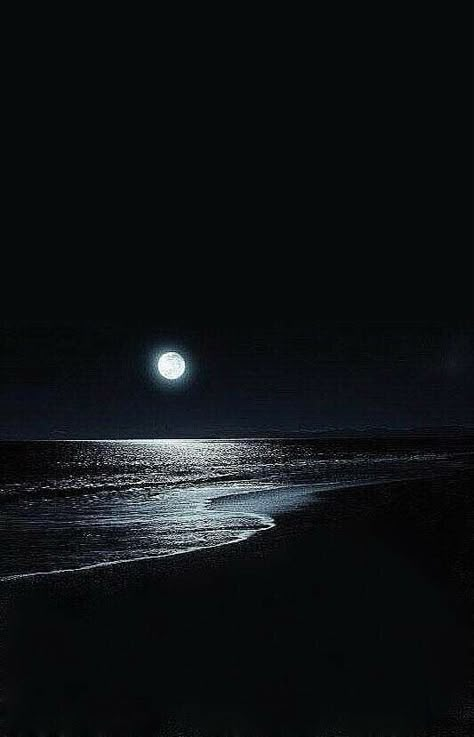 Paint Reference, Ocean At Night, Black Paper Drawing, Moon Pictures, Beautiful Water, Moon Photography, Ice Age, Beautiful Moon, Alam Yang Indah