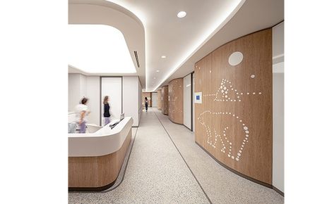 Acibadem Ataşehir Hospital And Children’s Pavilion Blends High-tech, Human-centered Design - HCD Magazine Medical Architecture, Healthcare Snapshots, Children Hospital Design, Healthcare Interior Design, Nurses Station, Healthcare Architecture, Children Hospital, Hospital Interior, Human Centered Design