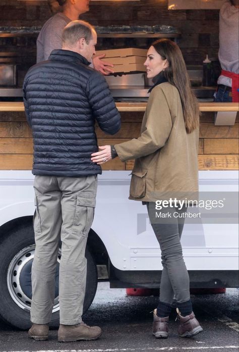 Kate Middleton Barbour, Prince William Style, British Countryside Fashion, Countryside Walks, Kate Middleton Style Outfits, Princess Katherine, Principe William, Kate Middleton Outfits, King William