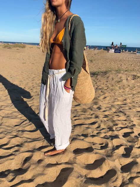 Surfer Boho Style, Surfer Aesthetic Outfits, Surf Girl Outfits, Surfer Outfits, Surfer Clothing, Surfer Outfit, Surfer Girl Outfits, Surfergirl Style, Looks Hippie