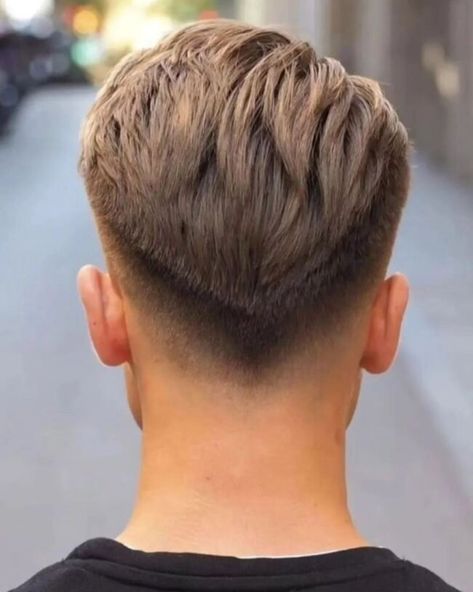 Breaking traditional molds, this pixie cut embodies both femininity and toughness. Short, edgy layers create a playful yet sophisticated appearance. Ideal for the woman who enjoys adventure while looking effortlessly chic. This hairstyle suits various occasions, from the range to social gatherings.
#MensFashion #mensactivewear #mensbottoms #MensStyle #ModernGentleman #Hairstyle #Haircut #MensGrooming #CowboyHaircutMenIdeas #MensHair #Style #CrewCut #CrewCutstyle Short Hair Masculine, Short Masculine Haircuts For Women, Cowboy Haircut, Cowboy Haircut Men, Hair Masculine, Masculine Haircut For Women, Women Short Hair, Haircut Men, Men's Outfits