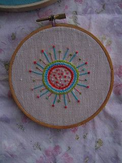 Oval Embroidery, Funky Fabric, Embroidery Stitches Beginner, Cushion Embroidery, Wooden Embroidery, Boho Embroidery, Abstract Embroidery, Bee Embroidery, Floral Embroidery Patterns