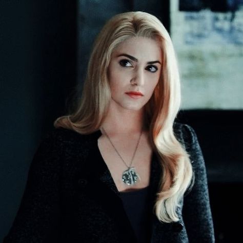 Rosalie Twilight, Rosalie Cullen, Twilight Outfits, Vampire Twilight, Rosalie Hale, Twilight Photos, Twilight Film, Kellan Lutz, Twilight Series