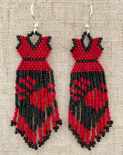 Mmiw Earrings, Red Beaded Dress, Earrings Handmade Beaded, Anting Manik, Beautiful Beaded Earring, Native Beading, Seed Bead Jewelry Patterns, Handmade Beaded Earrings, Native Beading Patterns