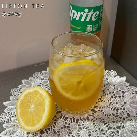 Let’s make an easy sparkling ice tea today with only 2 ingredients. All you will need is sprite and lipton tea bags. Sparkling Lipton Tea is refreshing and super simple to make. #PYsKitchen #Lipton #IceTea #SparklingTea #Sprite #SummerDrinks #HomeCafe #DrinkRecipes #IceTea #Tea #TeaRecipes #HomemadeDrinks #LemonDrink #Lemon #Refreshing #Cooling #Summer #SummerRecipes #SummerTime Sparkling Tea, Lipton Ice Tea, Secret Starbucks Drinks, Lipton Tea, Lemon Drink, Homemade Drinks, 2 Ingredient, Lemon Tea, Ice Tea