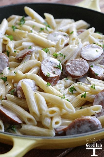 Sausage Alfredo, Smoked Sausage Pasta, Smoked Sausage Recipes, Kielbasa Recipes, Chicken Alfredo Recipes, Alfredo Recipe, Chocolate Lava, Lava Cake, Dinner Meals