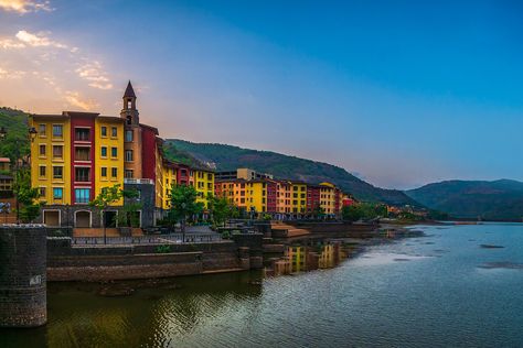 Lavasa is a privately operated hill station located in Maharashtra. The tourism of Lavasa is fully leisure oriented. #travel #travelphotography #photography #nature #travelgram #love  #travelblogger #adventure #trip #vacation #traveling #travelling #maharashtra Adventure Trip, Travel India, Western Ghats, States Of India, Photography Landscape, Hill Station, Green Landscape, Pre Wedding Photoshoot, Once In A Lifetime