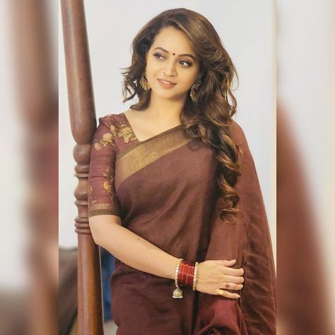 Bhavana Actress, Hindi Actress, Bollywood Cinema, Bollywood Photos, Malayalam Actress, Bollywood Movie, Movie Reviews, Beautiful Saree, Indian Beauty Saree