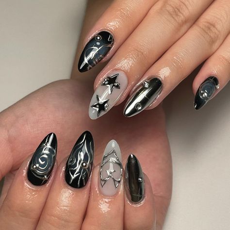 🫶🏼 Black Nails Abstract, Black Art Nails Designs, Black 3d Nails, Nails Design Black, Short Black Acrylic Nails Designs, Nail Ideas Dark, Black Grunge Nails, Black Acrylic Nail Designs, Black Acrylic Nails