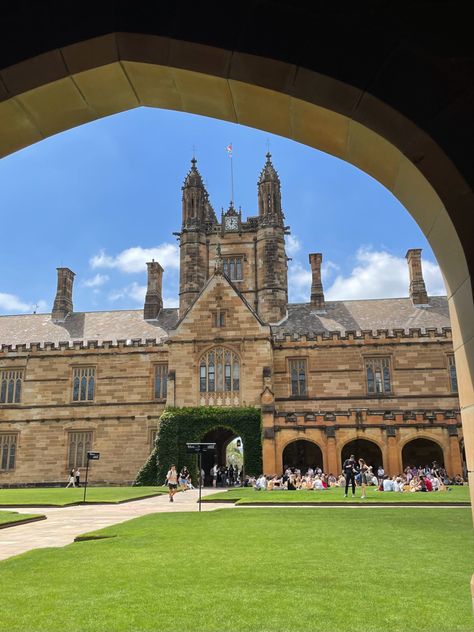 University Of Sydney Australia, University Of Sydney Aesthetic, Usyd Sydney, Film Lookbook, Study Collage, Study Abroad Australia, Flowers Notes, Malory Towers, University Abroad