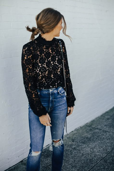 Lace Blouse Outfit, Black Lace Top Outfit, Lace Shirt Outfit, Mountain Fashion, Black Lace Top, Denim And Lace, Black Lace Tops, Blouse Outfit, Outfits Casuales