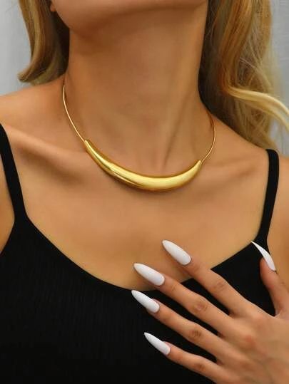 Brass Jewelry Design, 22k Gold Earrings, Solid Necklace, Fancy Jewelry Necklace, Fancy Jewellery Designs, Antique Bridal Jewelry, Bangles Jewelry Designs, Gold Fashion Necklace, Dope Jewelry