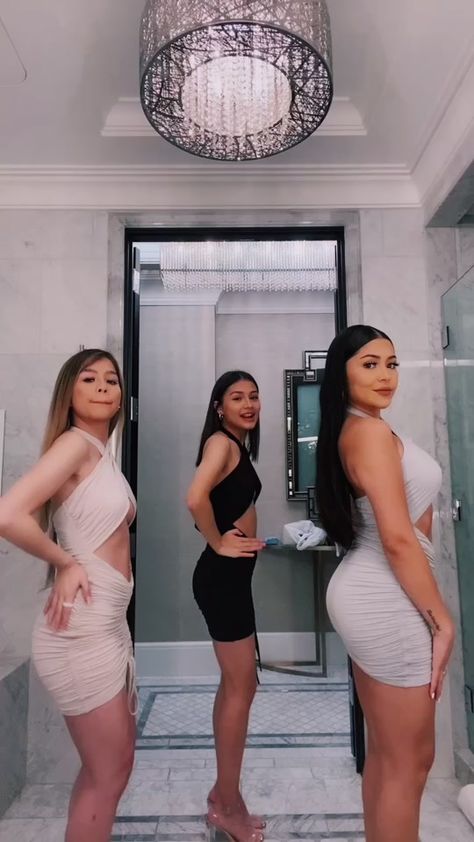 TikTok officiel de Daisy Marquez (@daisymarquez_) | Regarde les dernières vid�éos TikTok de Daisy Marquez Daisy Marquez, 6k Followers, Two Piece Skirt, Short Videos, Skirt Set, Daisy, Two Piece Skirt Set, Bodycon Dress, Two Piece