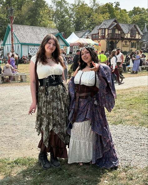 🧚‍♀️Gather your party and venture forth🧚 . @morgsdolls and I had a great time at the Ren Faire! Thank you to my mom for also coming along and having fun with us. I cannot wait to attend again next year🫶 More dolls are on the way soon i promise💚 . . . . #renfaire #ohiorenaissancefestival Renn Faire Outfit, Faire Outfit, Renn Faire, Ren Faire Outfits, Arte Punk, To My Mom, Spirit Week, Custom Dolls, Having Fun