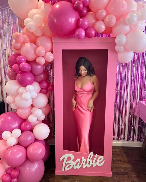 Cats In Halloween Costumes, Barbie Birthday Party Ideas, Barbie Pool Party, 17. Geburtstag, Barbie Bachelorette, Barbie Party Decorations, Barbie Theme Party, Barbie Bridal, Barbie Halloween