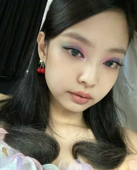 Kim Makeup, Jennie Kim Blackpink, Blackpink Fashion, Blackpink Jennie, Korean Makeup, Makeup Inspo, Maquillaje De Ojos, Beauty Routines, Makeup Inspiration