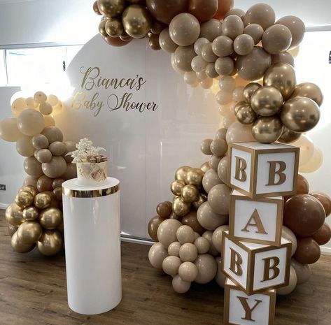 Gold And White Gender Reveal Party, Brown And White Baby Shower Ideas, Gender Reveal Ideas Nude Colors, Tan Baby Shower Ideas, Gold And White Baby Shower Ideas, White And Gold Baby Shower Ideas, Brown Gender Reveal, Brown Baby Shower Ideas, Baby Shower Elegante