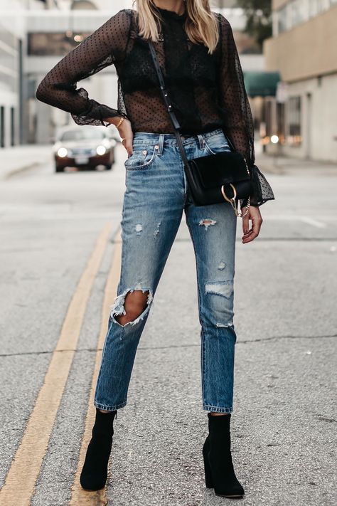 Black Lace Top Outfit, Lace Top Outfit, Outfit Ideas Black Women, Outfit Ideas Black, Black Lace Top, Fashion Jackson, Lace Outfit, Black Handbag, Top Outfit