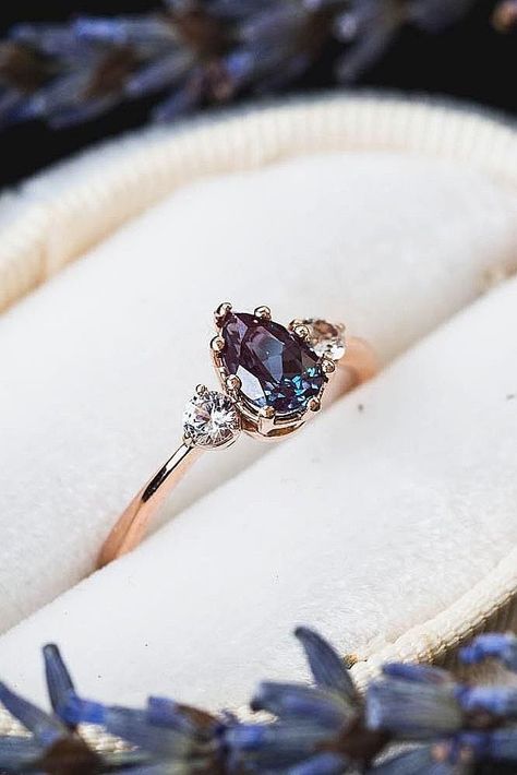 Moonstone Engagement Ring Rose Gold, Rose Gold Engagement Rings, Sapphire Engagement Ring Set, Ring Rosegold, Engagement Ring Rose Gold, Gold Diamond Engagement Rings, Moonstone Engagement, Moonstone Engagement Ring, Simple Engagement Rings