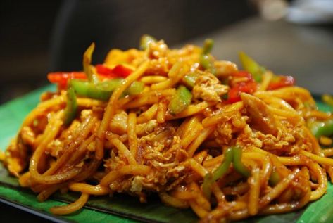 Recipe: Mee Goreng (Malaysian Stir-Fried Noodles) | The Public Kitchen | Food | KCET Mee Goreng, Single Serve Meals, Malay Food, Pasta Noodle Recipe, Singapore Food, Noodles Recipe, Malaysian Food, Most Popular Recipes, Chicken Recipes Casserole