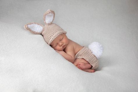 Newborn Easter Photos, April Newborn Pictures, Spring Newborn Photoshoot, Diy Newborn Easter Pictures, Newborn Easter Photography, Easter Newborn, Easter Newborn Photoshoot, Newborn Easter Pictures At Home, Spring Newborn Pictures