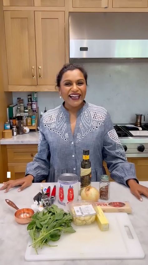 Mindy Kaling Cooks the Spaghetti Recipe from 'The Bear': 'You Have to Make This' The Bear Pasta, The Bear Spaghetti Recipe, Bear Spaghetti, Spaghetti With Red Sauce, Bowl Of Spaghetti, San Marzano Tomatoes, Christmas Eve Dinner, Spaghetti Recipe, New Yorker Cartoons