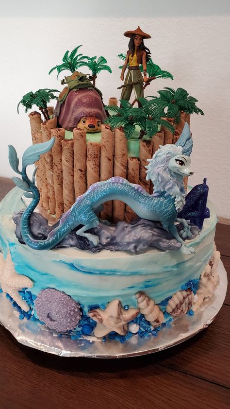 Rays And The Last Dragon Cake, Sisu Cake, Raya Birthday Cake, Raya Birthday Party Ideas, Raya And The Last Dragon Cake, Dragon Birthday Cakes, Dragon Cakes, Dragon Birthday Parties, Dragon Cake