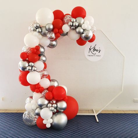 Red White And Silver Balloon Arch, Red And Silver Balloons Decoration, Red White And Silver Balloon Garland, Red White Silver Balloon Garland, Red And Silver Birthday Decorations, Red And White Balloon Arch, Prom Balloons, Balloon Pillars, Black Party Decorations