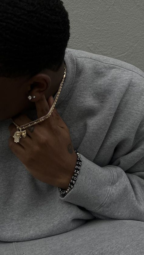 Gold Jewelry Aesthetic Black Man, Black Man Hands Aesthetic, Black Men Jewelry Aesthetic, Black Men Jewelry, Men With Jewelry, Men Jewelry Aesthetic, Guys Streetwear Outfits, Guys Streetwear, Afro Aesthetic