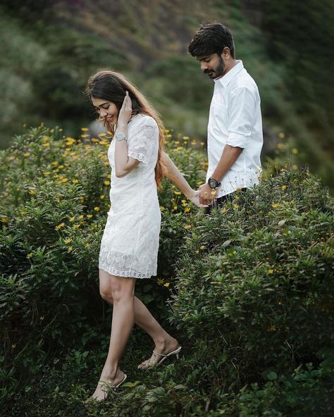 💖 • • • Send or tag ur photos @keralawedding_styles Email 📩 : keralaweddingstyles.info@gmail.com Shot by @tuesdaylights • • • •… | Instagram Save The Date Indian Wedding, Save The Date Indian, Date Photo Ideas, Save The Date Photo Ideas, Saree Kerala, Groom Makeup, Christian Bride, Kerala Wedding Photography, Kerala Bride