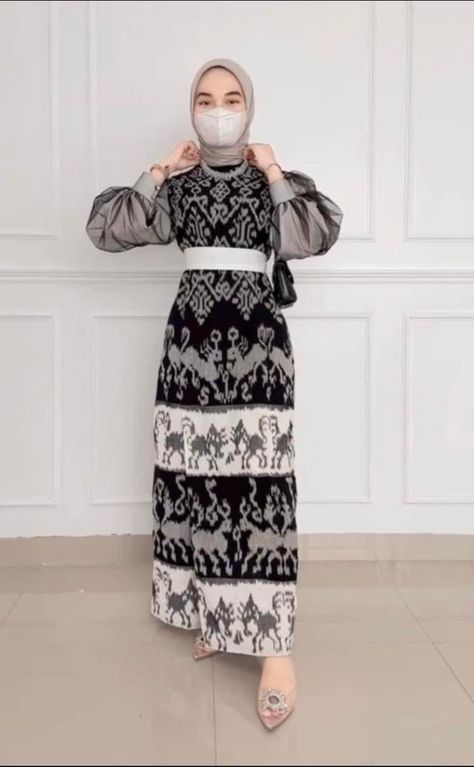 Baju kondangan elegan terliha mewah,cuma ini 👇👇🥹💕 🛍️🛒 Beli nya disini : 👇👇 🔗https://shope.ee/40E5patl3x 🔗 https://shope.ee/40E5patl3x Kondangan Couple, Outfit Kantor, Model Batik, Batik Kombinasi, Adat Jawa, Batik Couple, Dress Batik, Fashion Muslim, Batik Dress