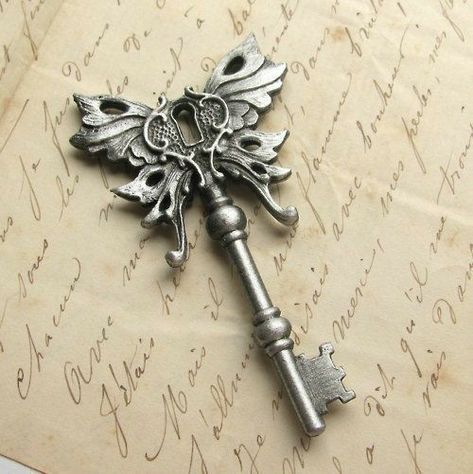 Open Door Tattoo, Door Tattoo, Skeleton Key Tattoo, Key Tattoo Designs, Butterfly Wings Art, Steampunk Key, Key Tattoos, Key Tattoo, Wings Art