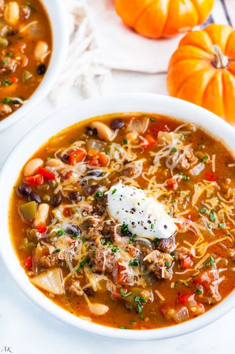 Slow Cooker Pumpkin Sausage Chili - Aberdeen's Kitchen Pumpkin Sausage Chili, Chili With Sausage, Sausage Chili Recipe, Sausage Chili, Slow Cooker Chili Beef, Pumpkin Sausage, Slow Cooker Chili Recipe, Pumpkin Chili, Slow Cooker Pumpkin